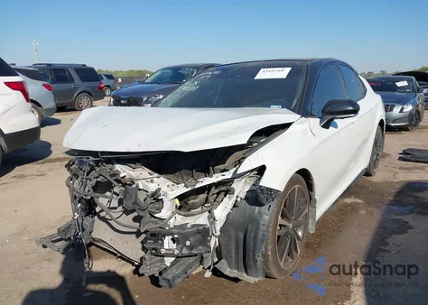 2020 Toyota Camry Trd z USA, uszkodzony, nr VIN 4T1KZ1AKXLU040115